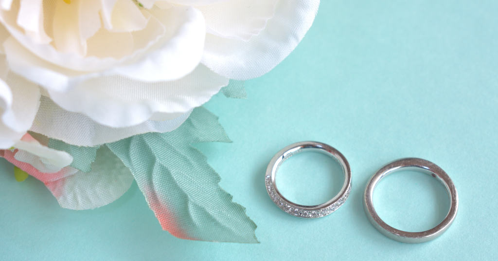 今年で結婚何年目? 革婚式におすすめのスピングル