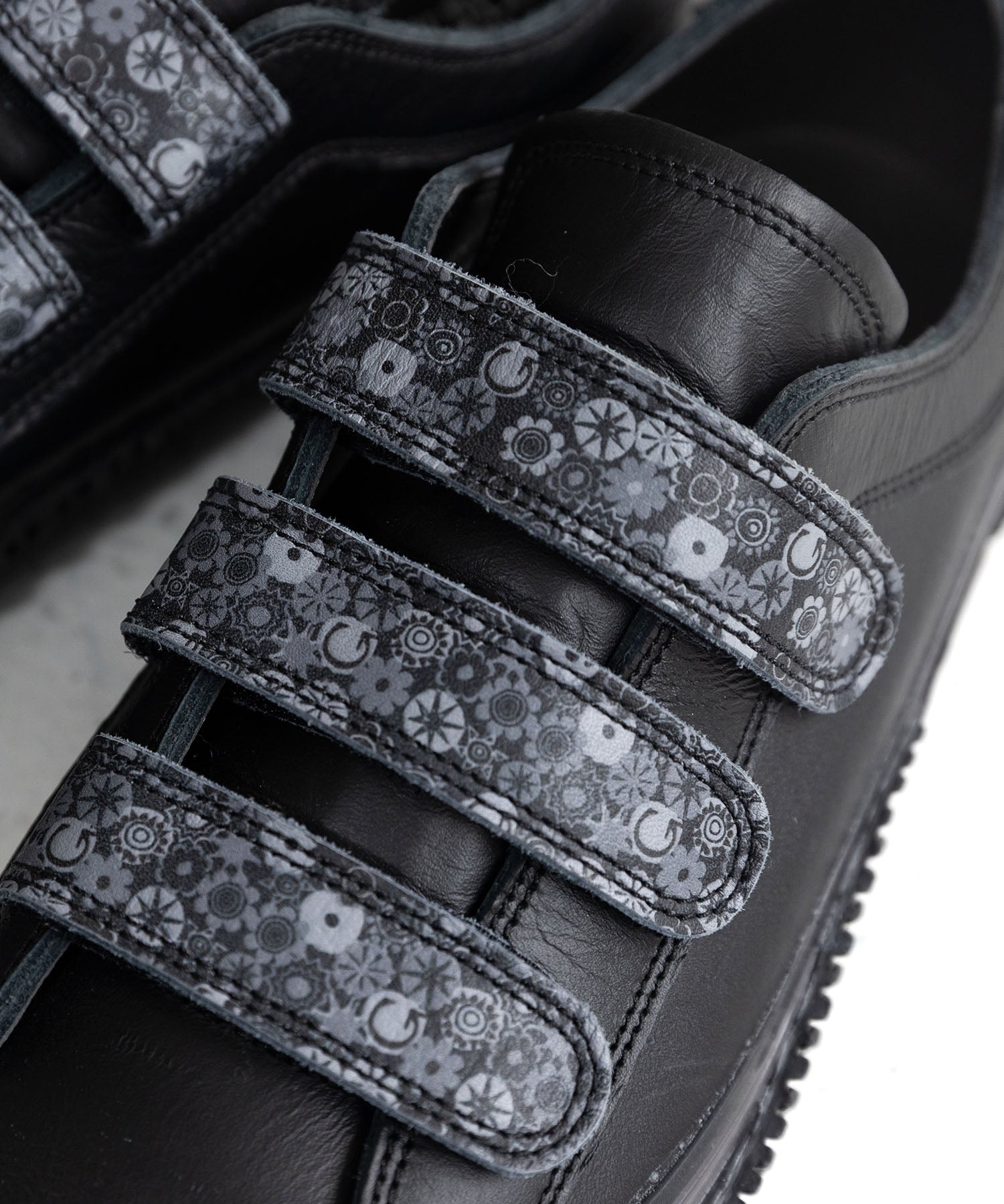 SP-1046 Black - SPINGLE