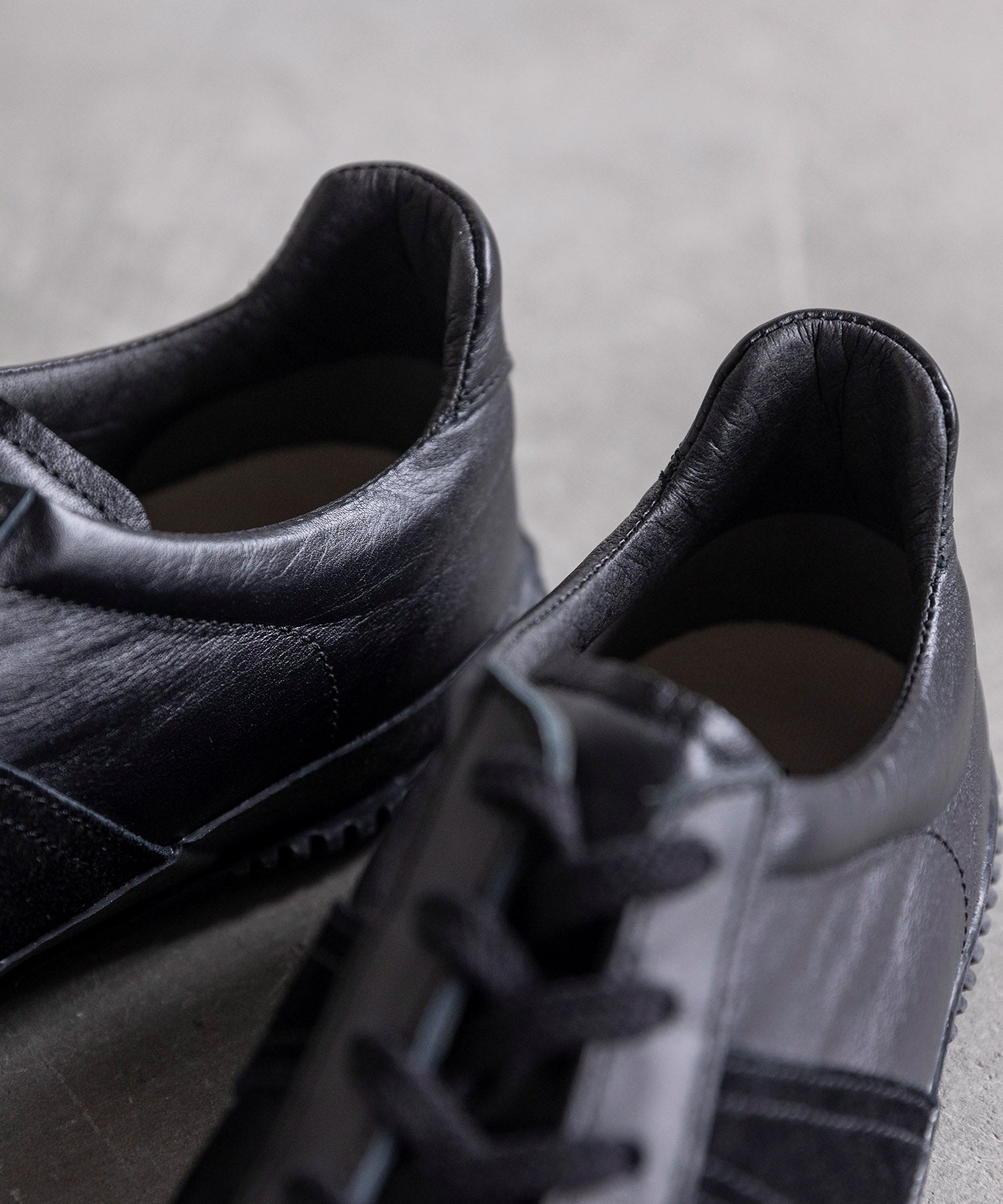 SP-1047 Black - SPINGLE