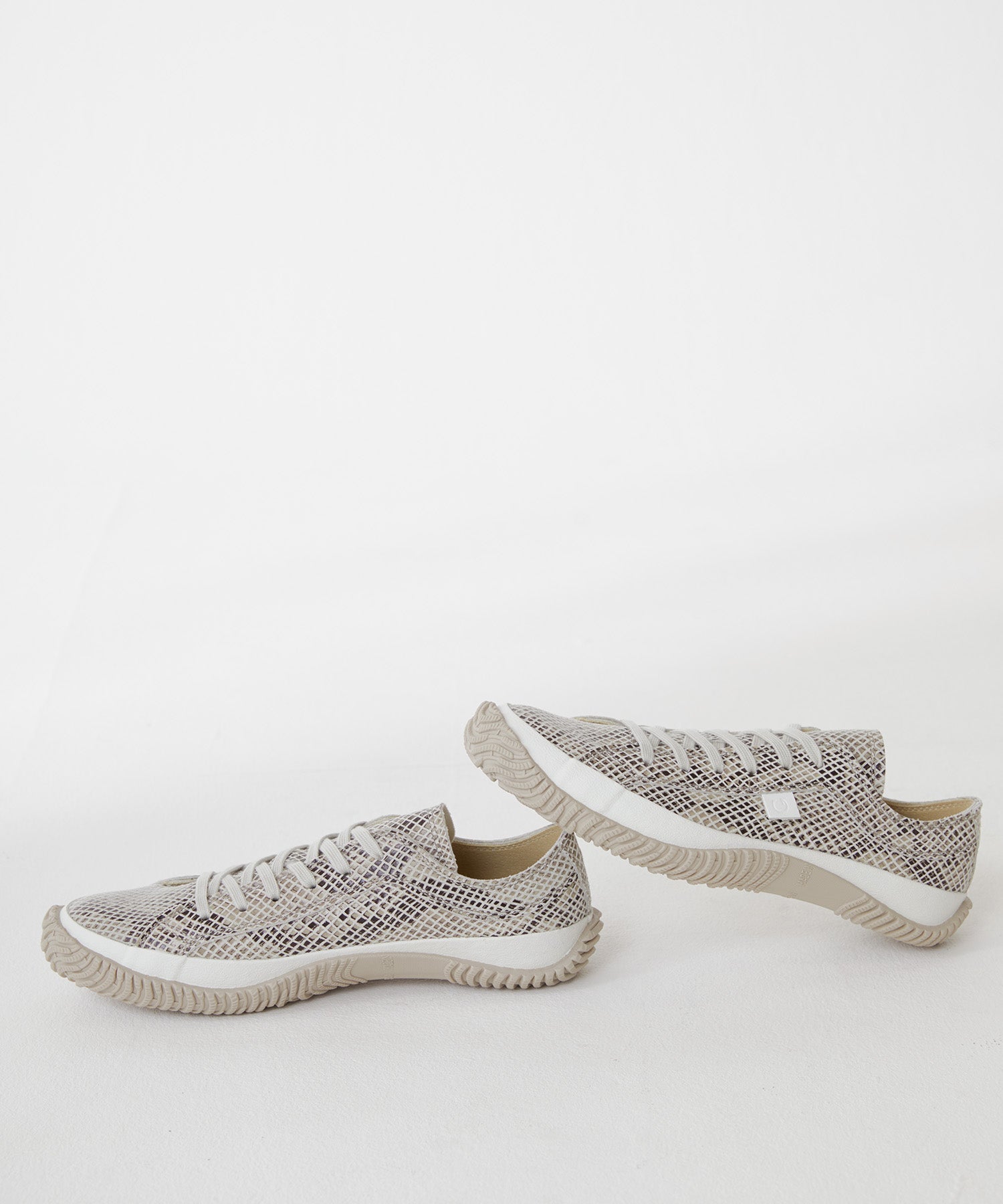 SP-104R White - SPINGLE