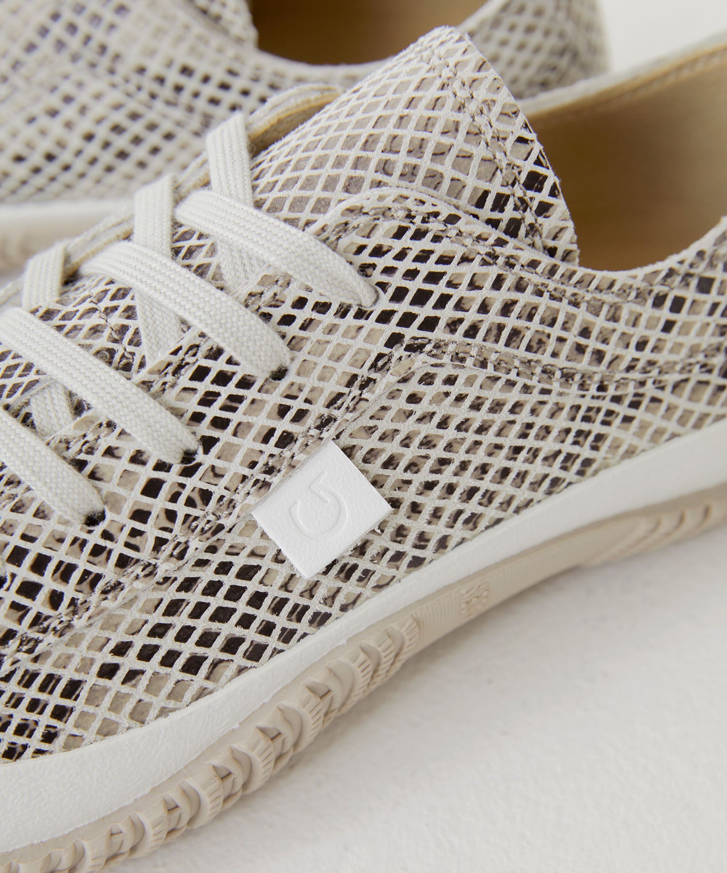 SP-104R White - SPINGLE