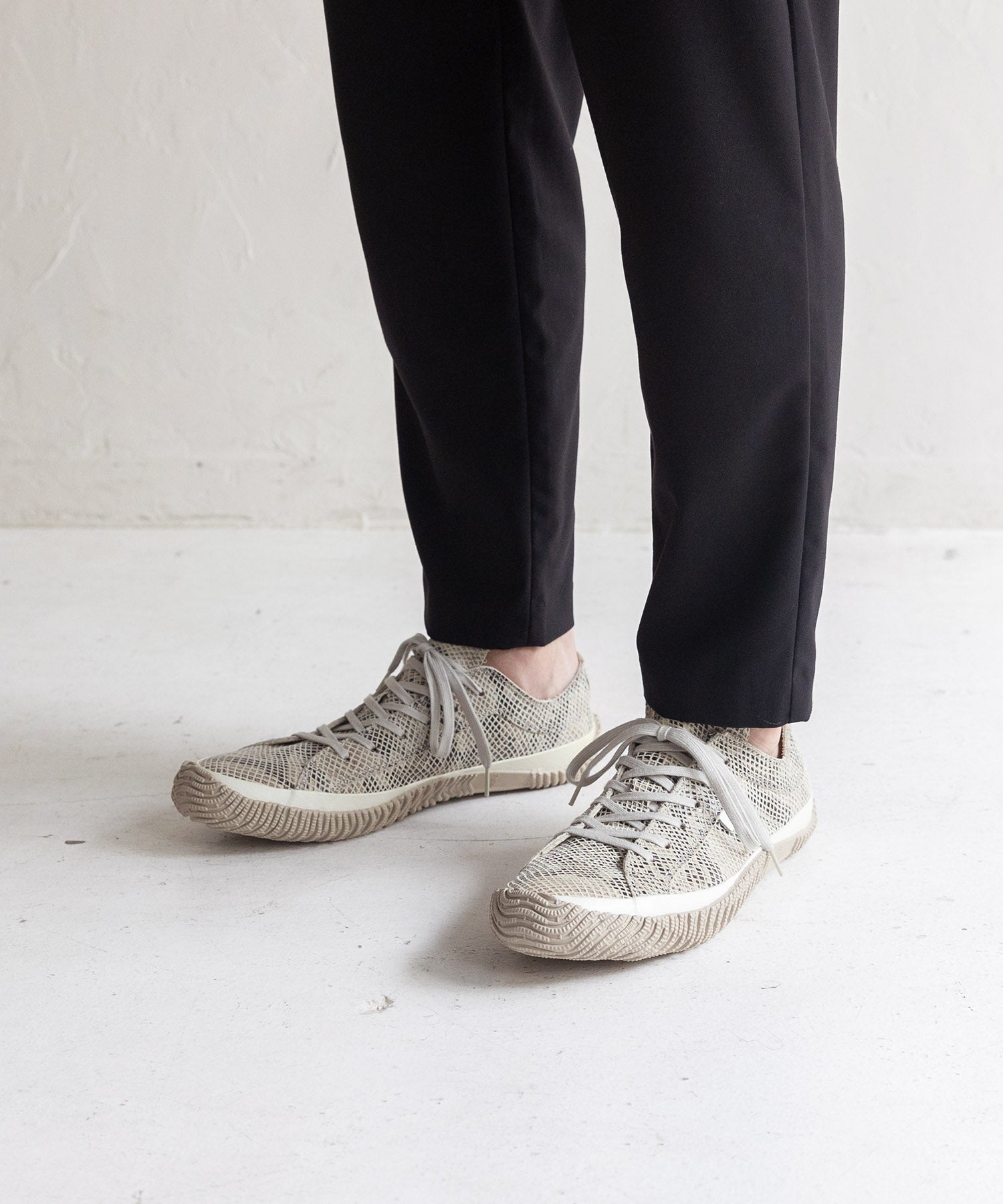 SP-104R White - SPINGLE