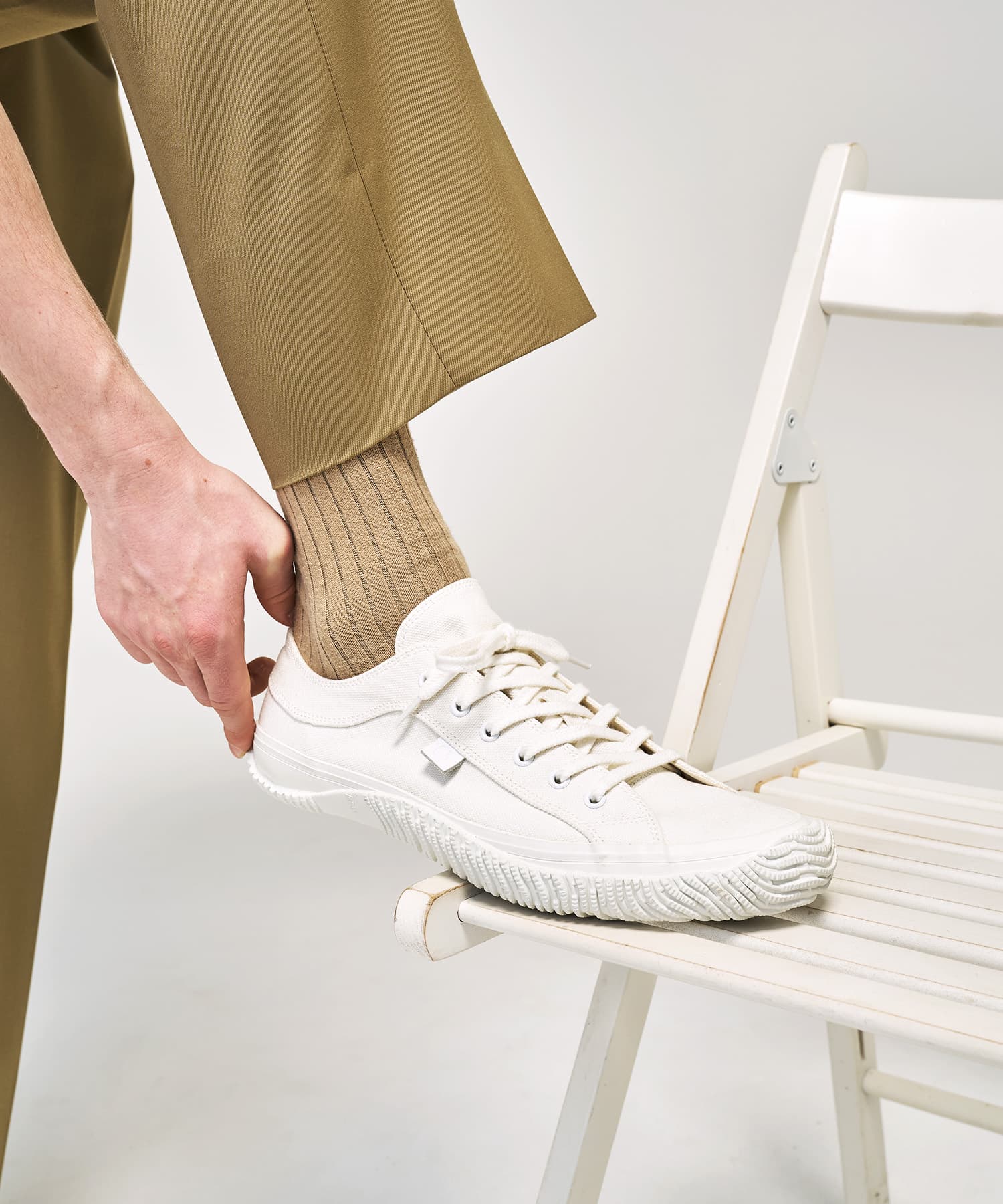 SP-1057 White - SPINGLE