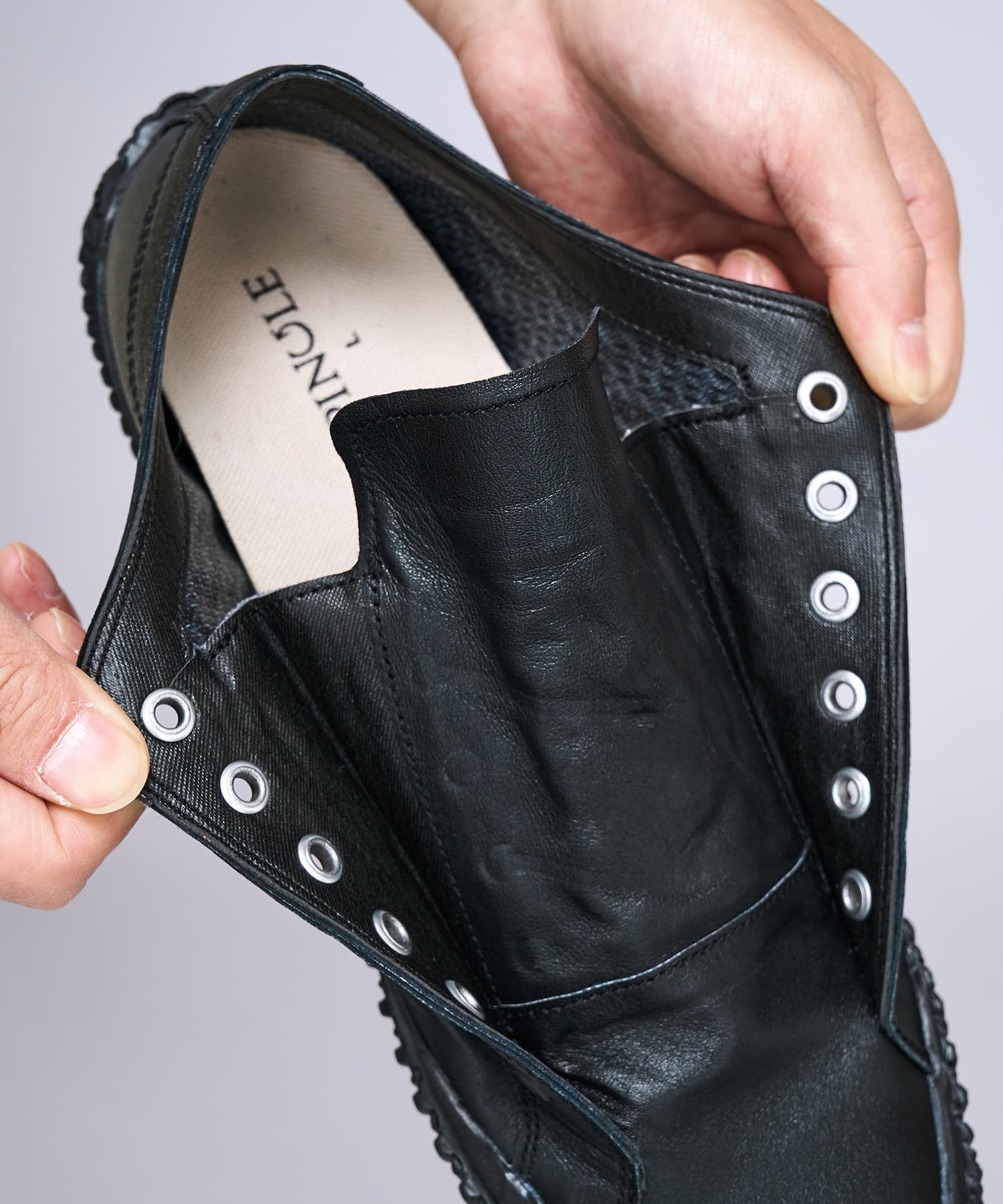 SP-1077 Black