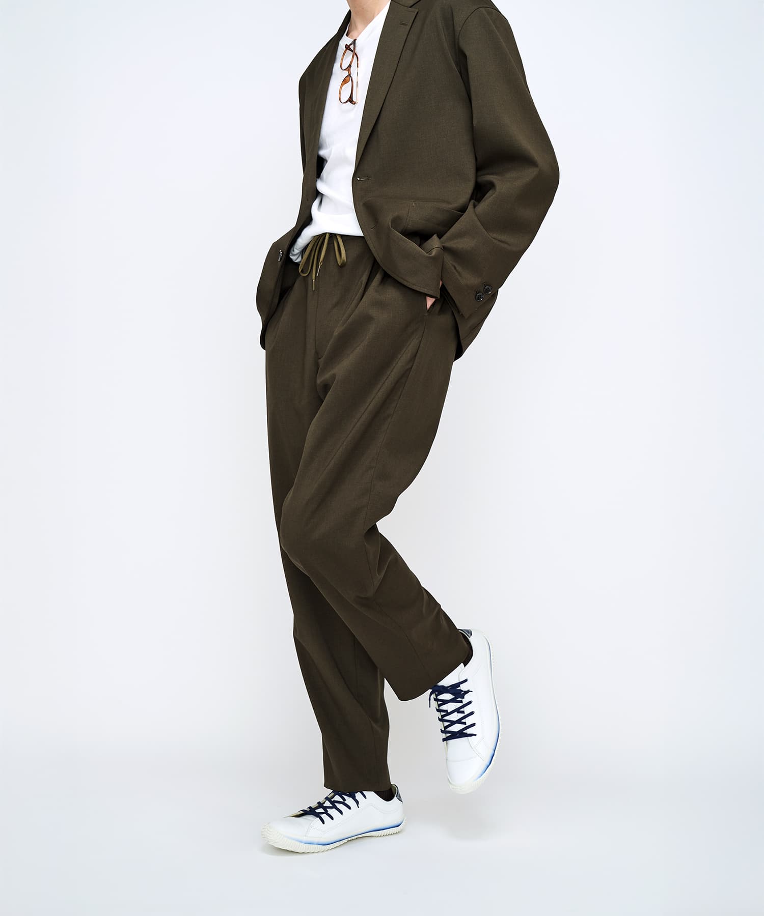 SP-108 White/Navy - SPINGLE