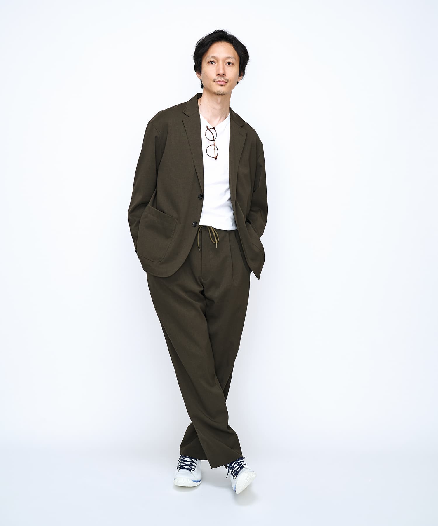 SP-108 White/Navy - SPINGLE