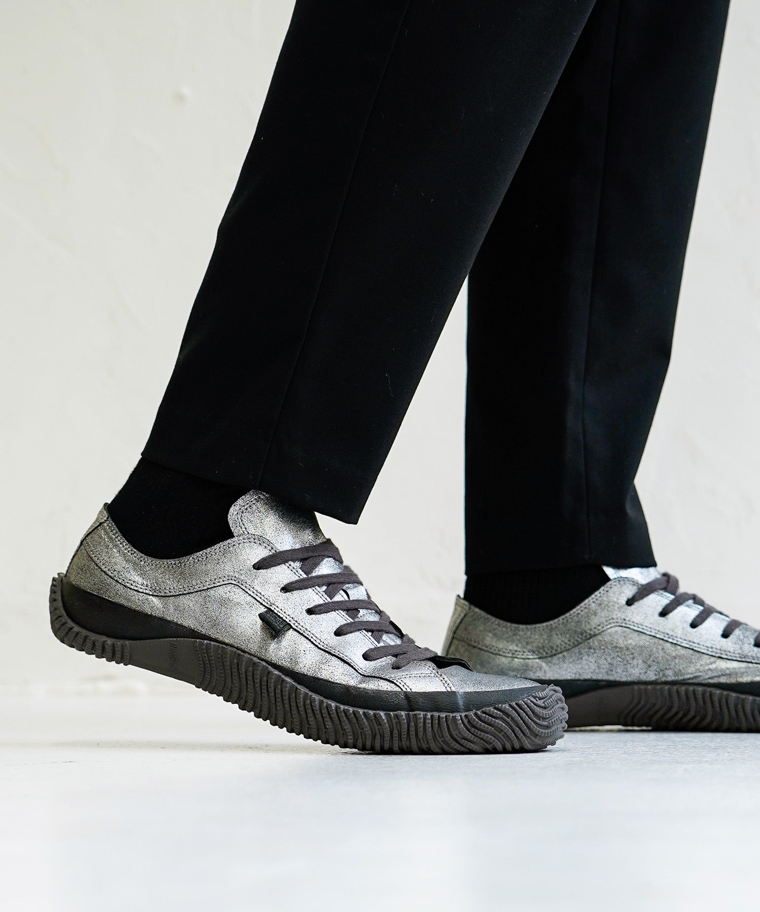 SP-110V Gunmetal - SPINGLE