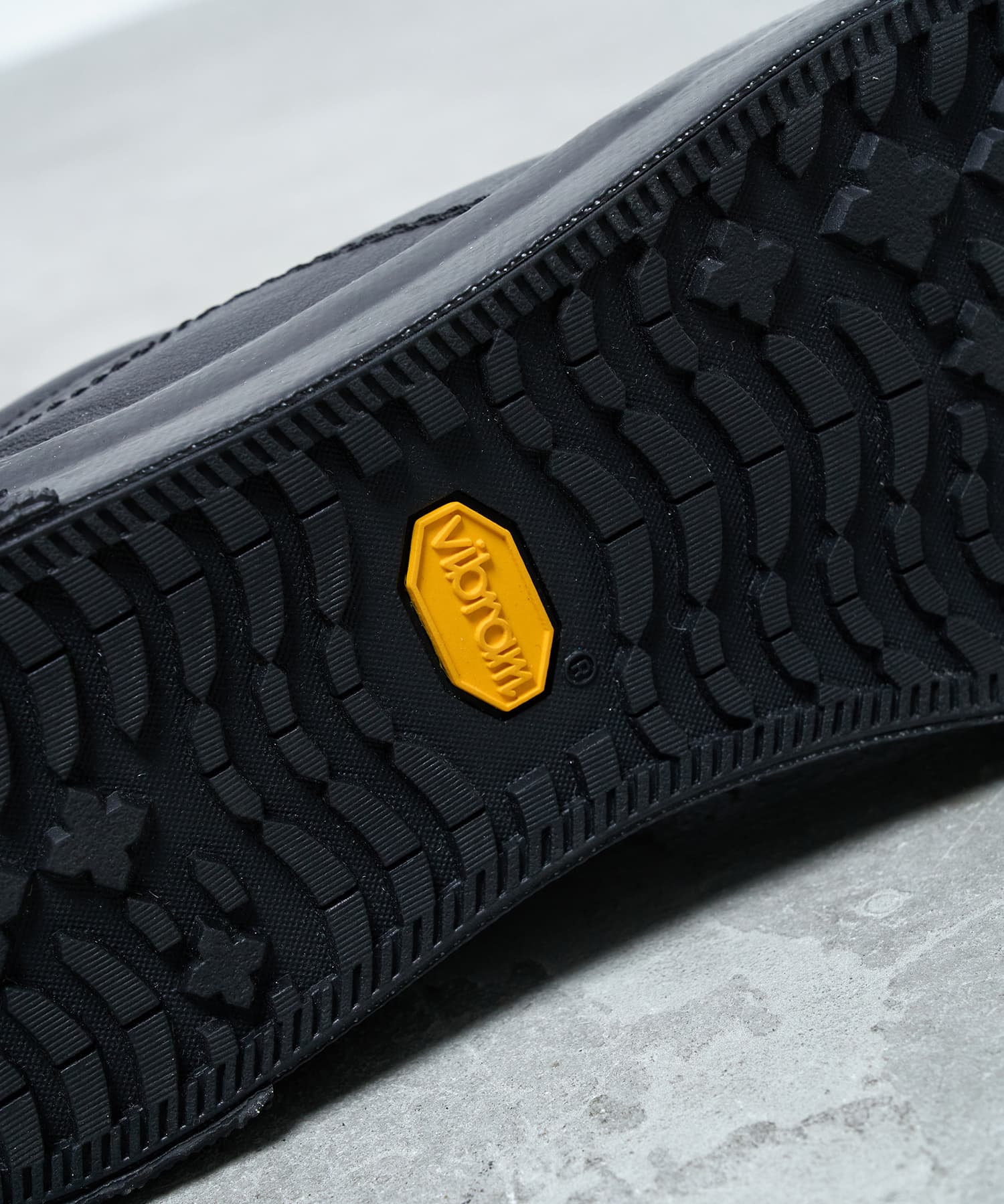 SP-1307 Black - SPINGLE