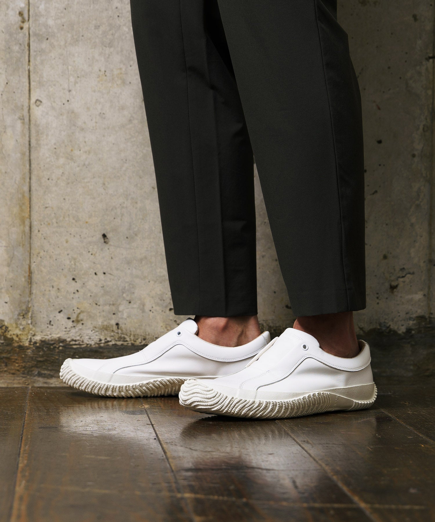 SP-166 White - SPINGLE