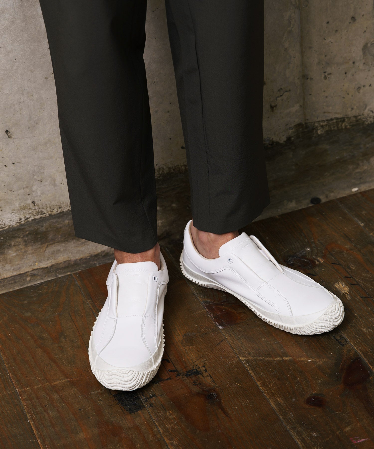 SP-166 White - SPINGLE