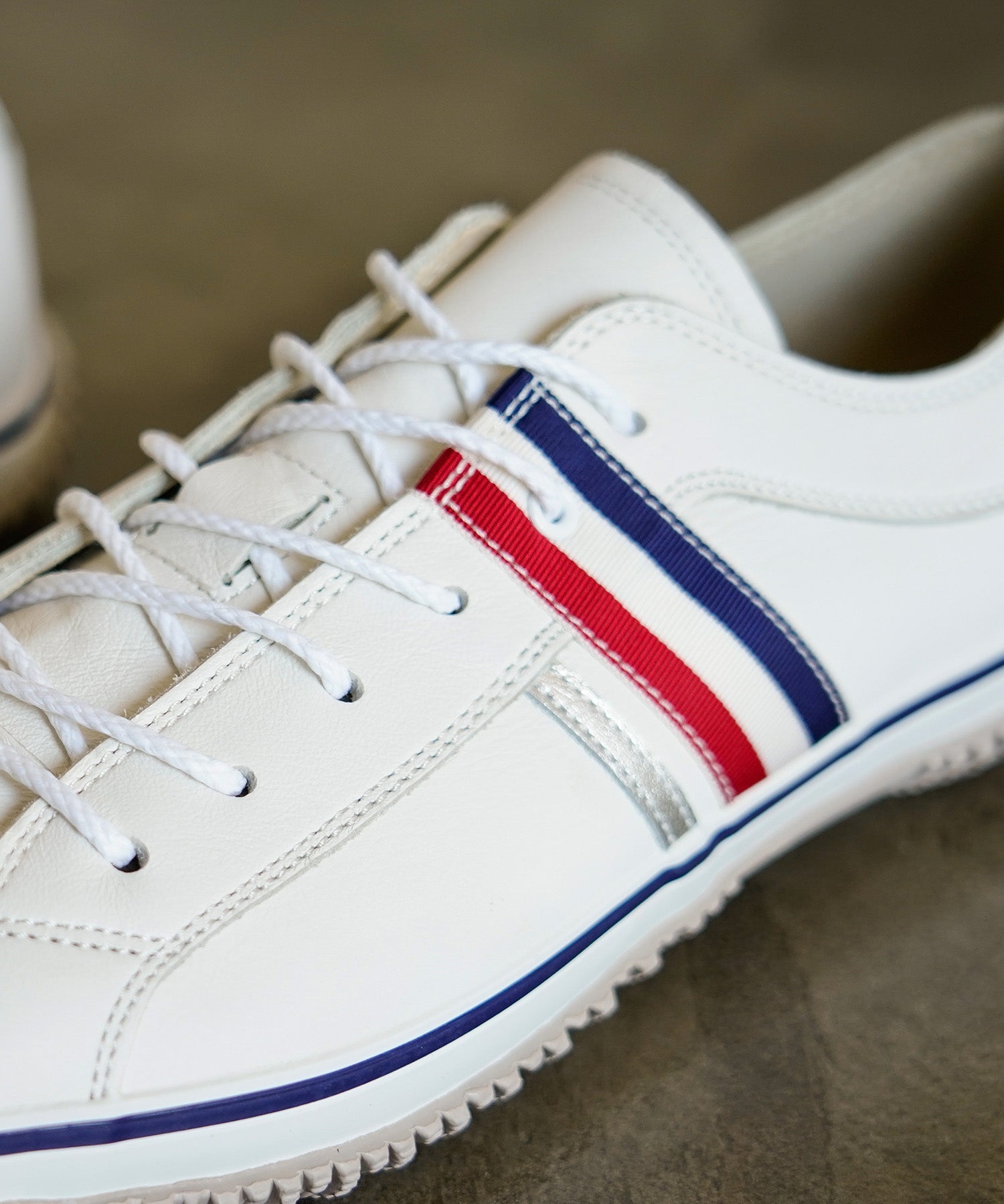 SP-168 Tricolor - SPINGLE