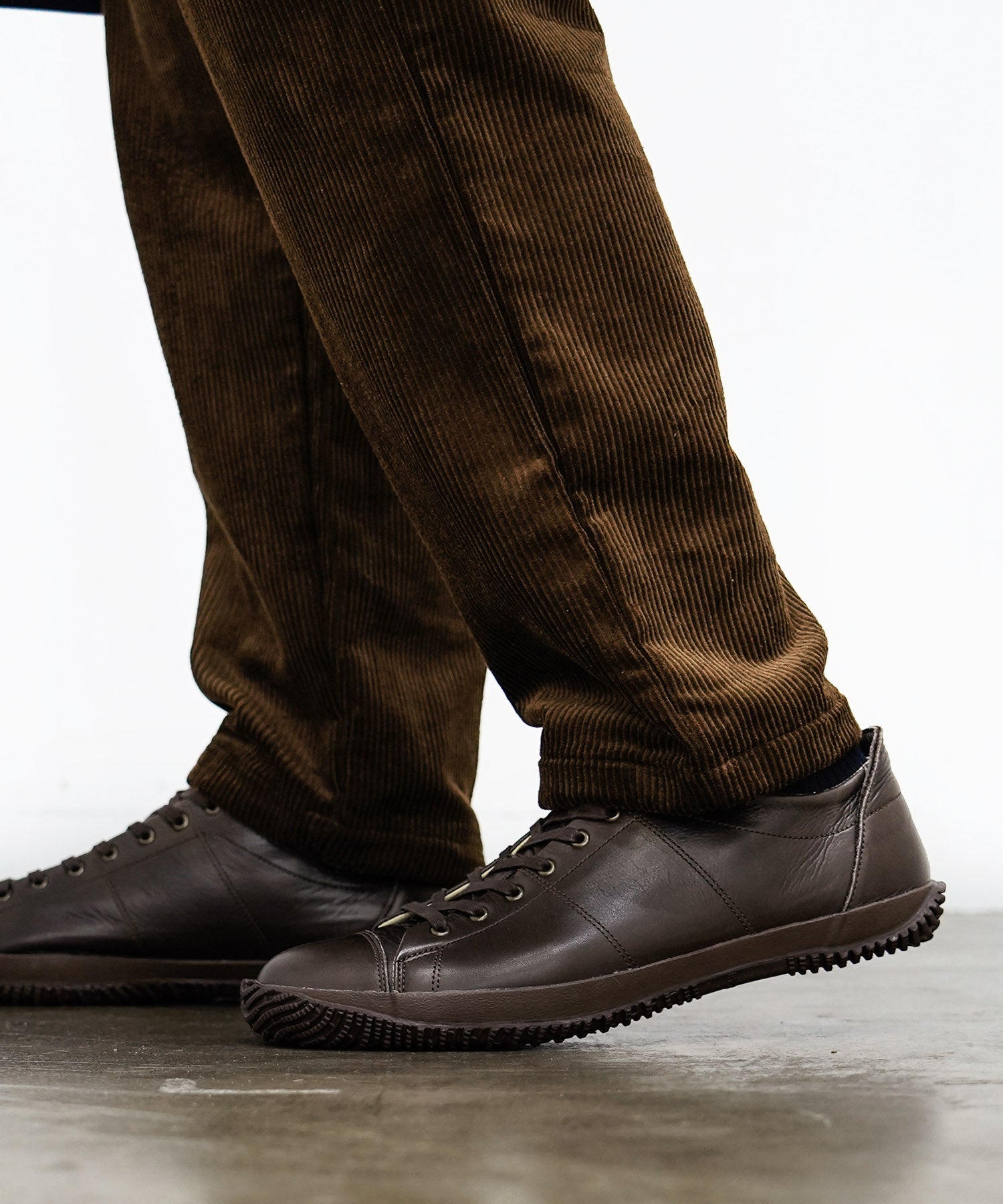 SP-272 Dark Brown - SPINGLE