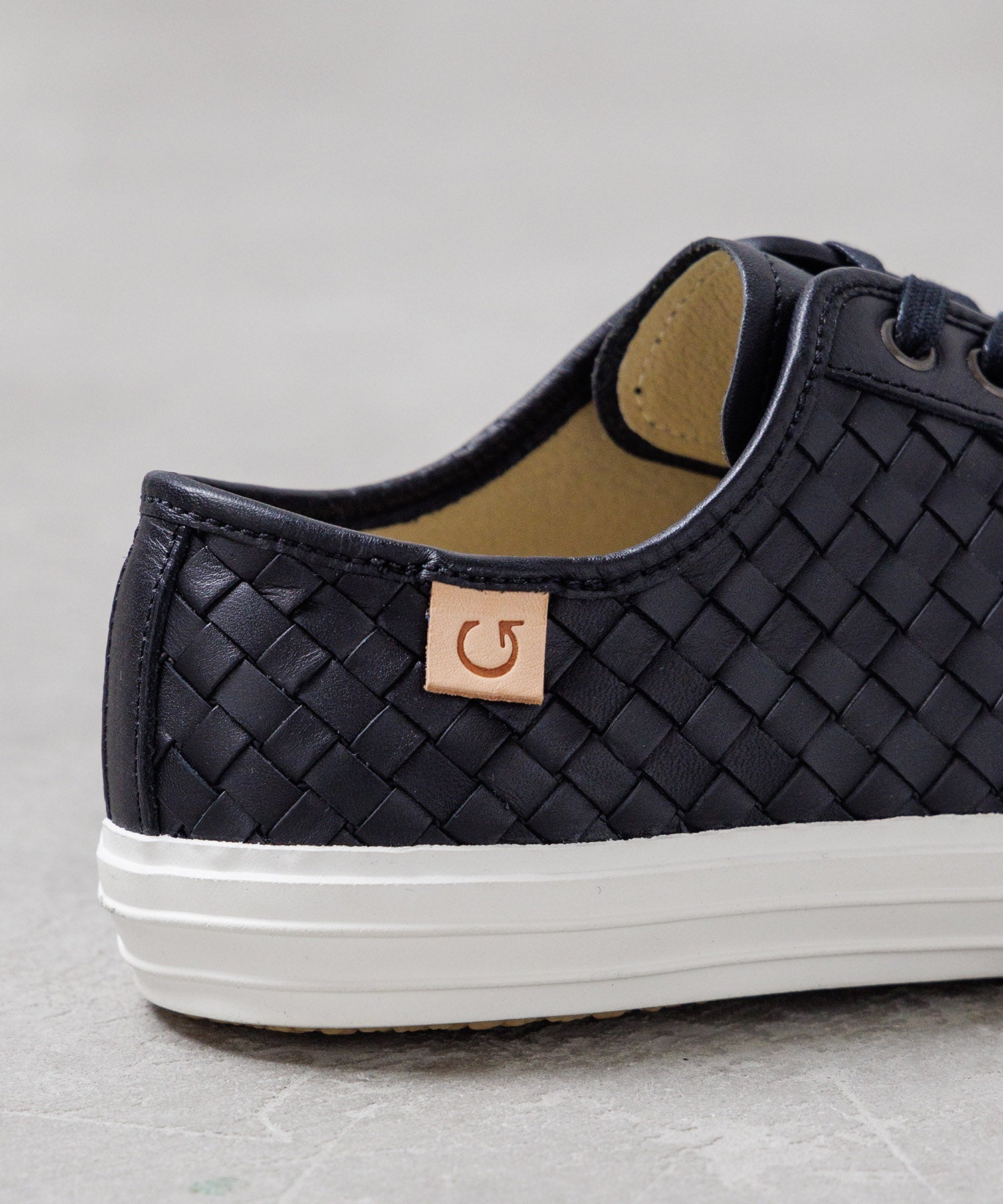 SP-384 Black - SPINGLE