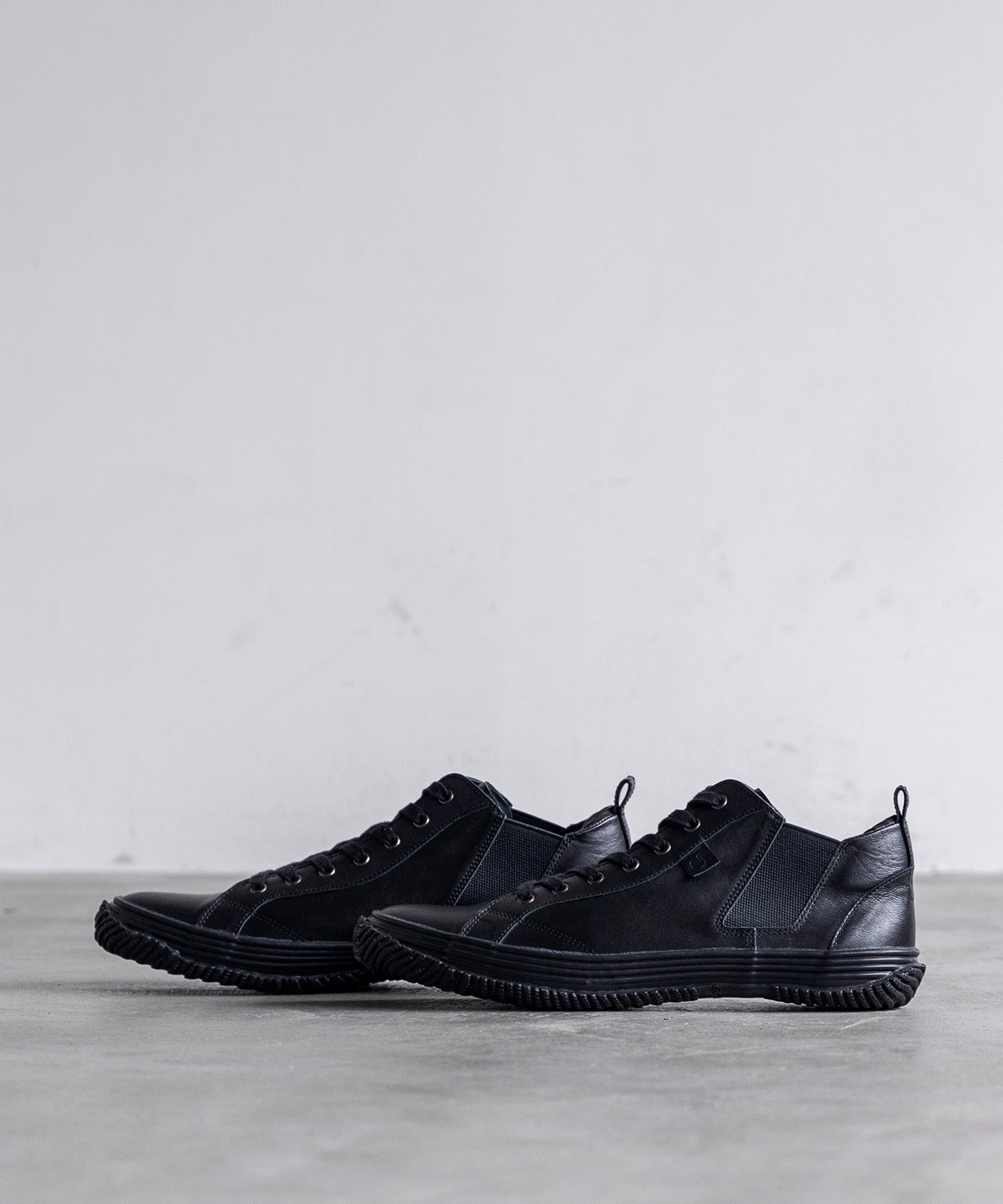 SP-442 Black/Black - SPINGLE