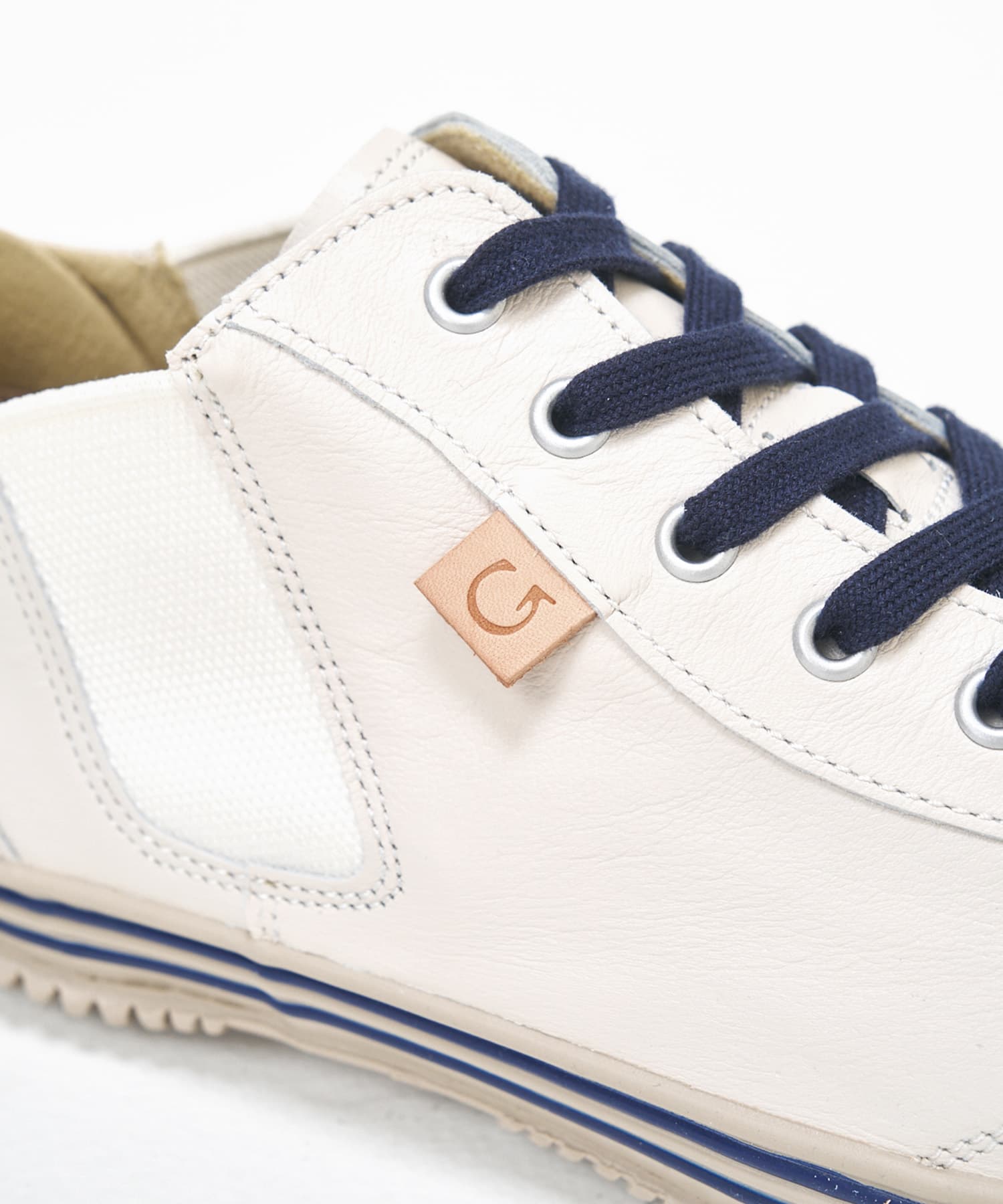 SP-442 White/Navy - SPINGLE