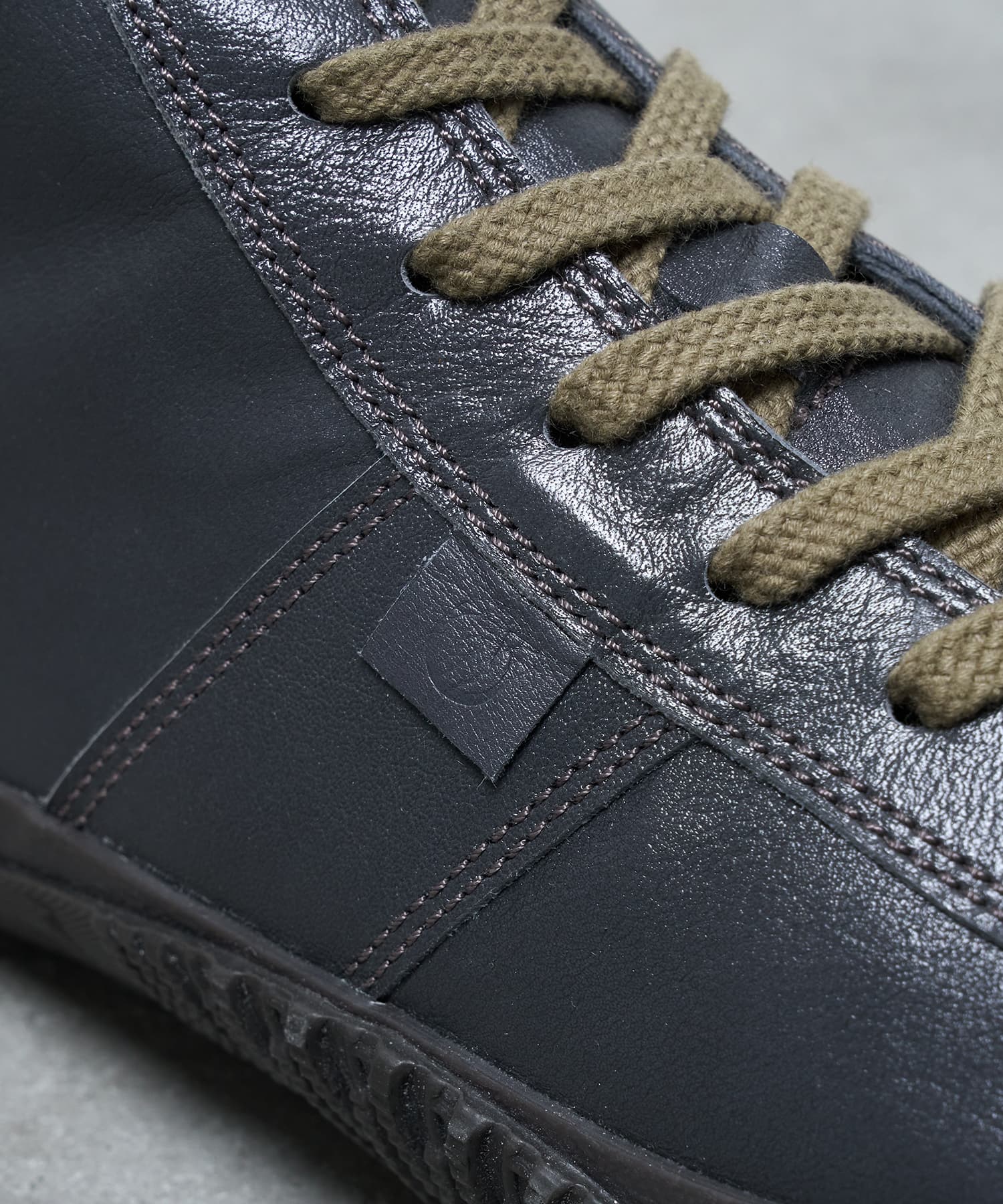 SP-443 Charcoal Gray - SPINGLE