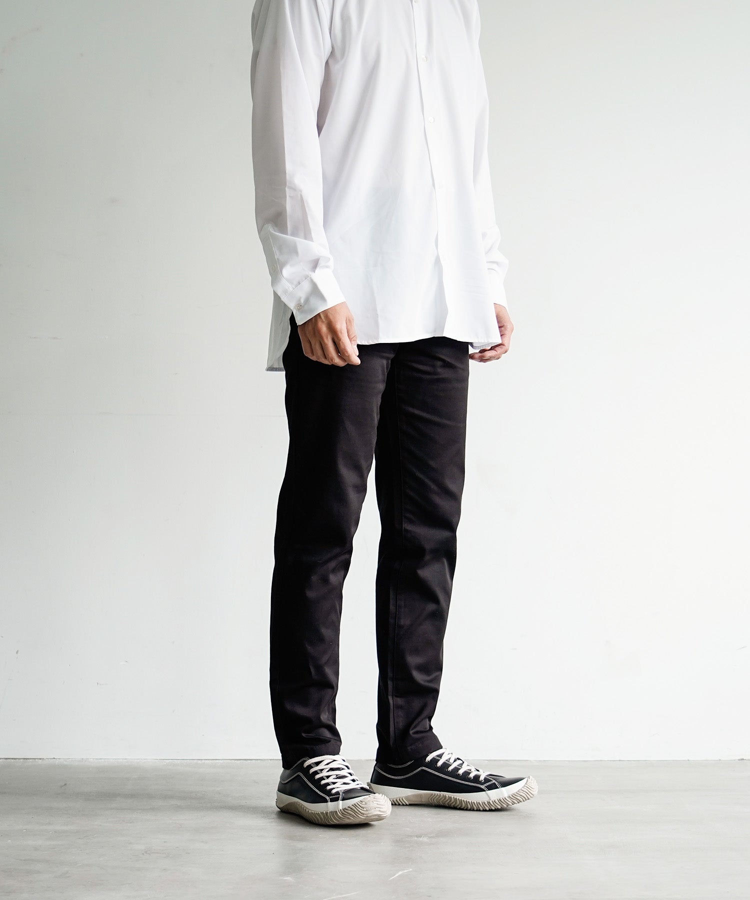 SP-619 Black/White - SPINGLE