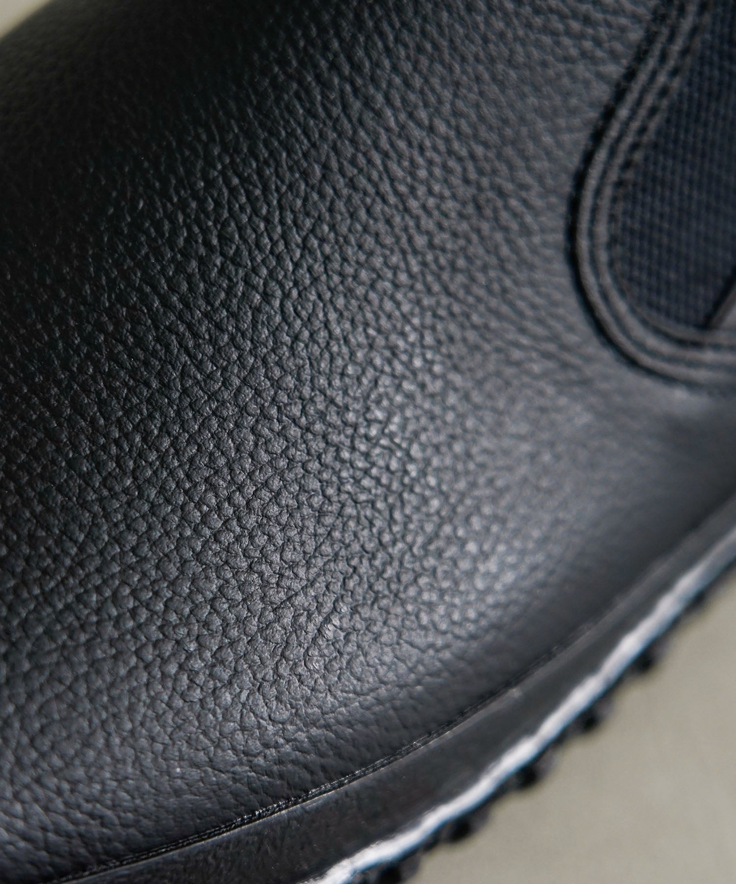 SP-725 Black/Black - SPINGLE