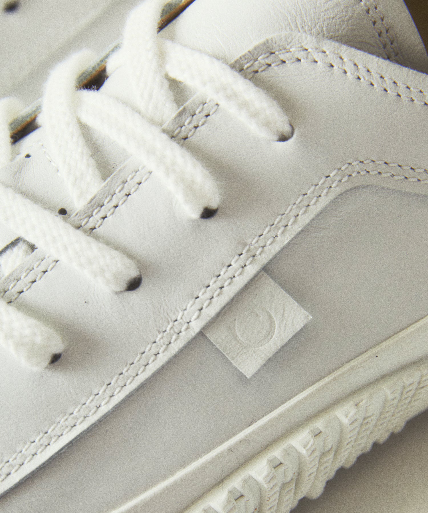 SP-110 White - SPINGLE