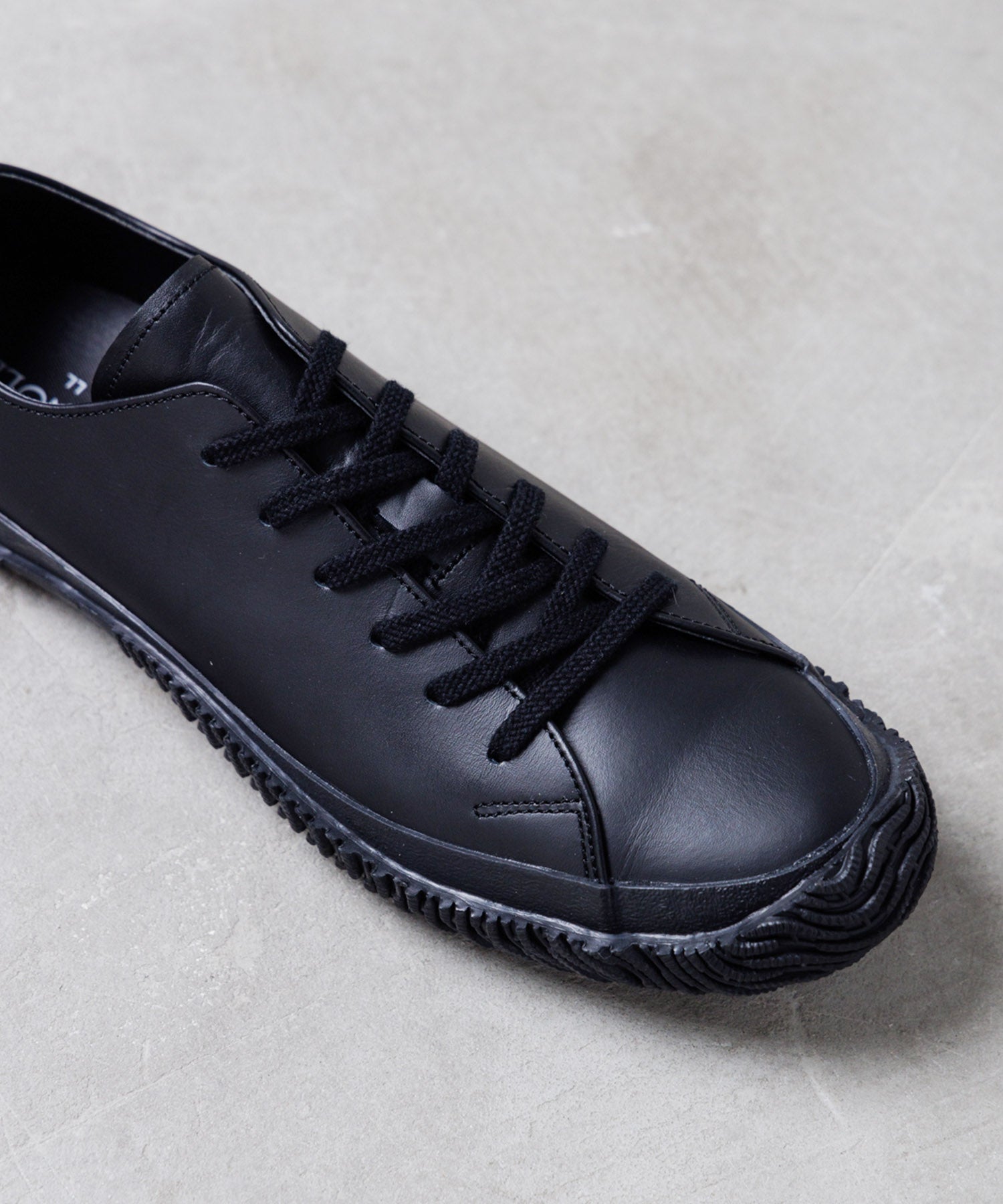 SP-111IL Black - SPINGLE