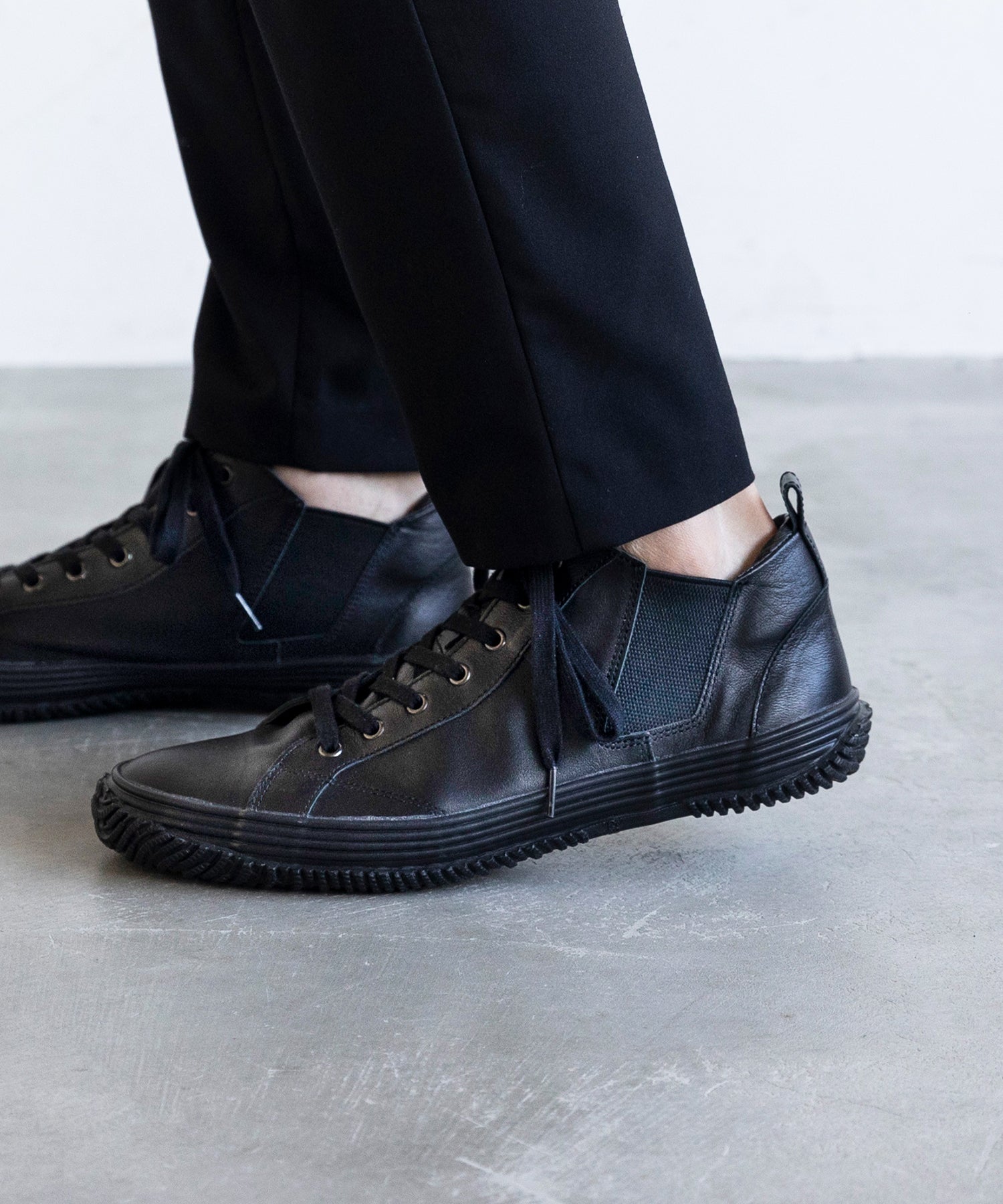 SP-442 Black/Black - SPINGLE