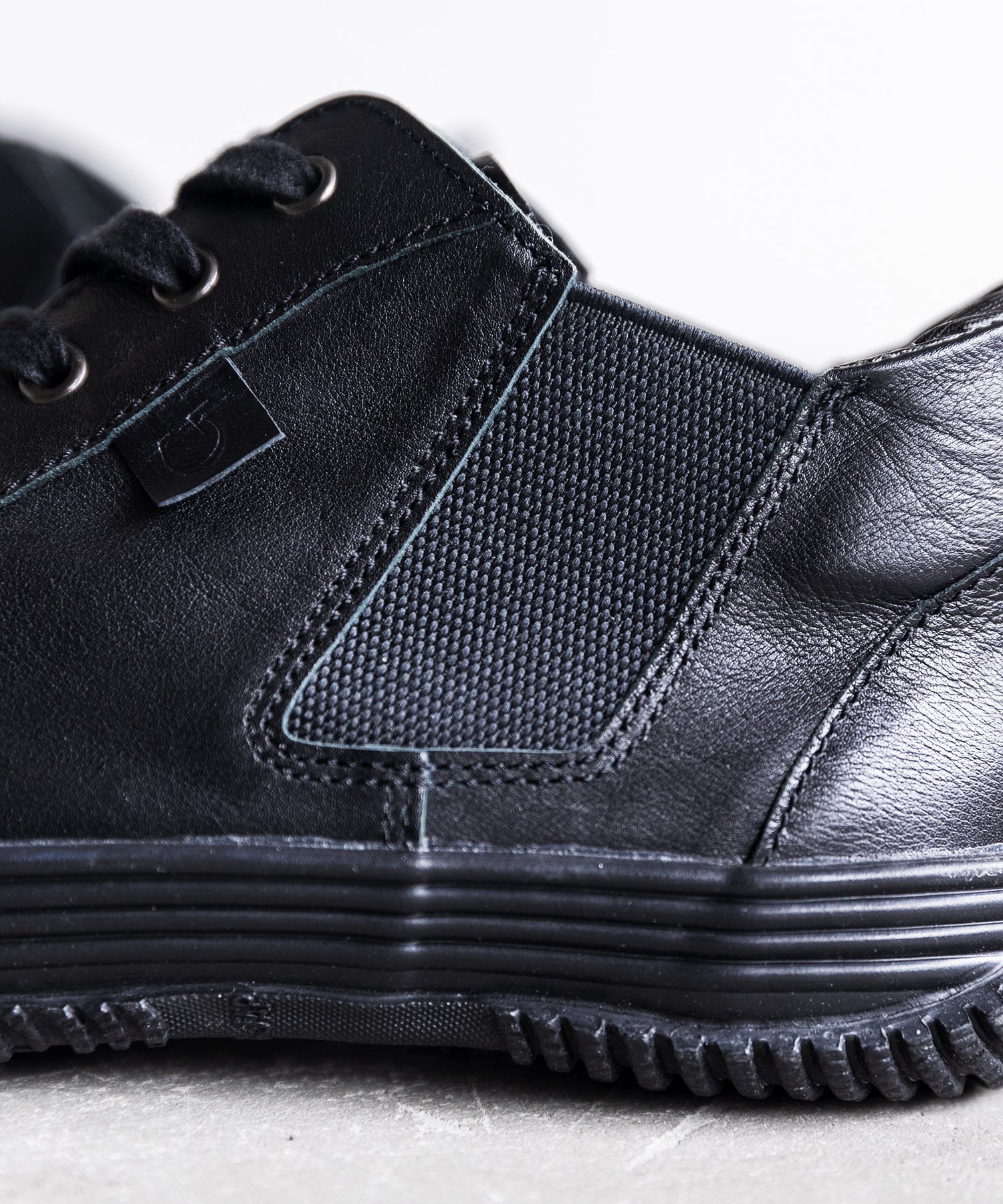 SP-442 Black/Black - SPINGLE