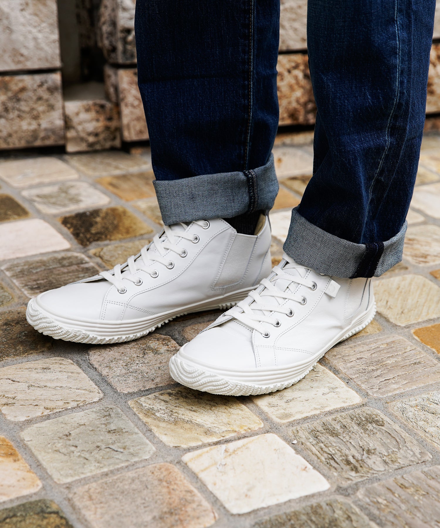 SP-442 White/White - SPINGLE