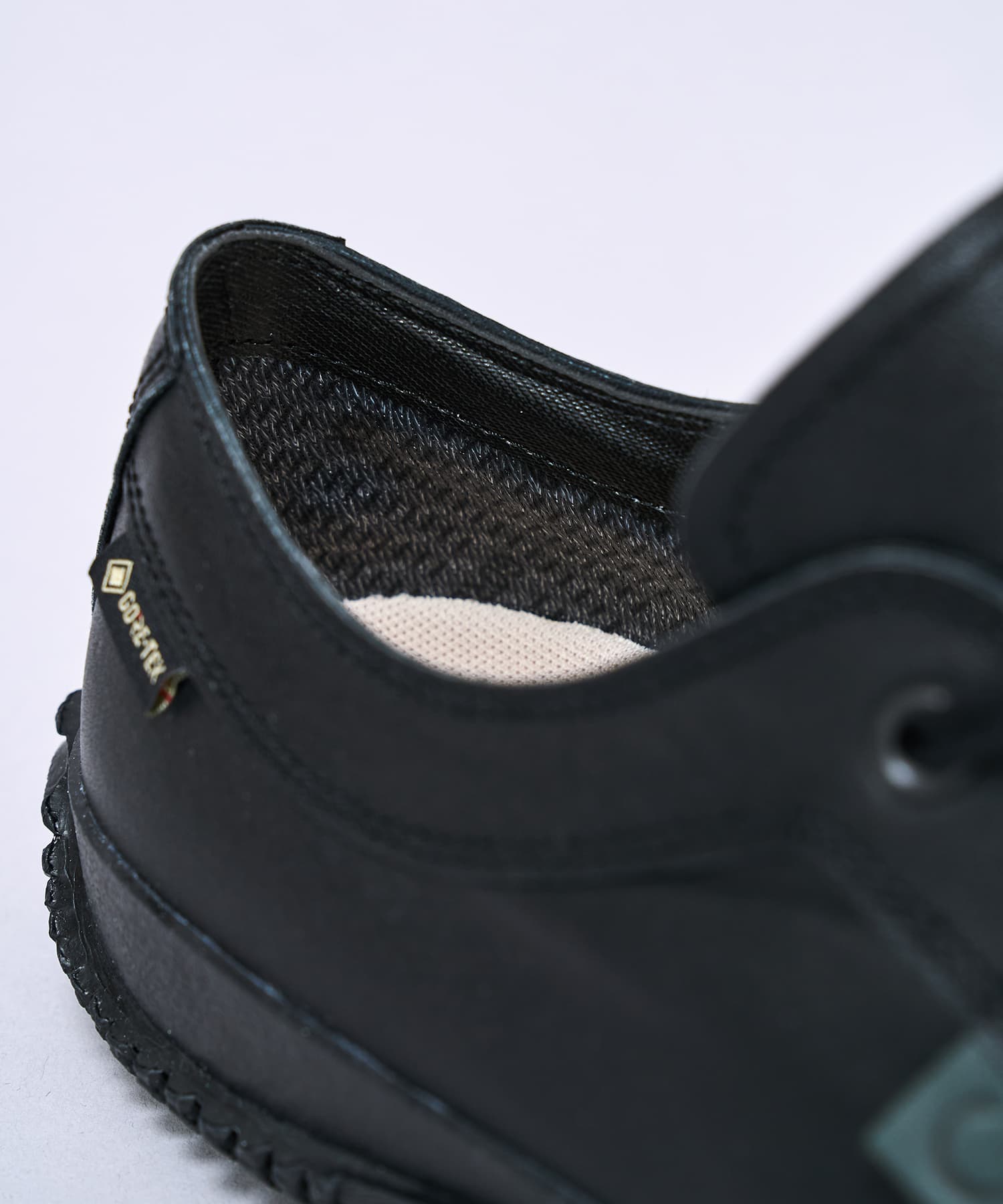 SP-1077 Black