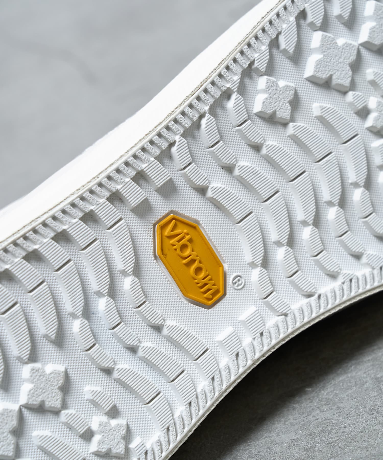 SP-1307 Ivory | 国産ハンドメイド スニーカー スピングル