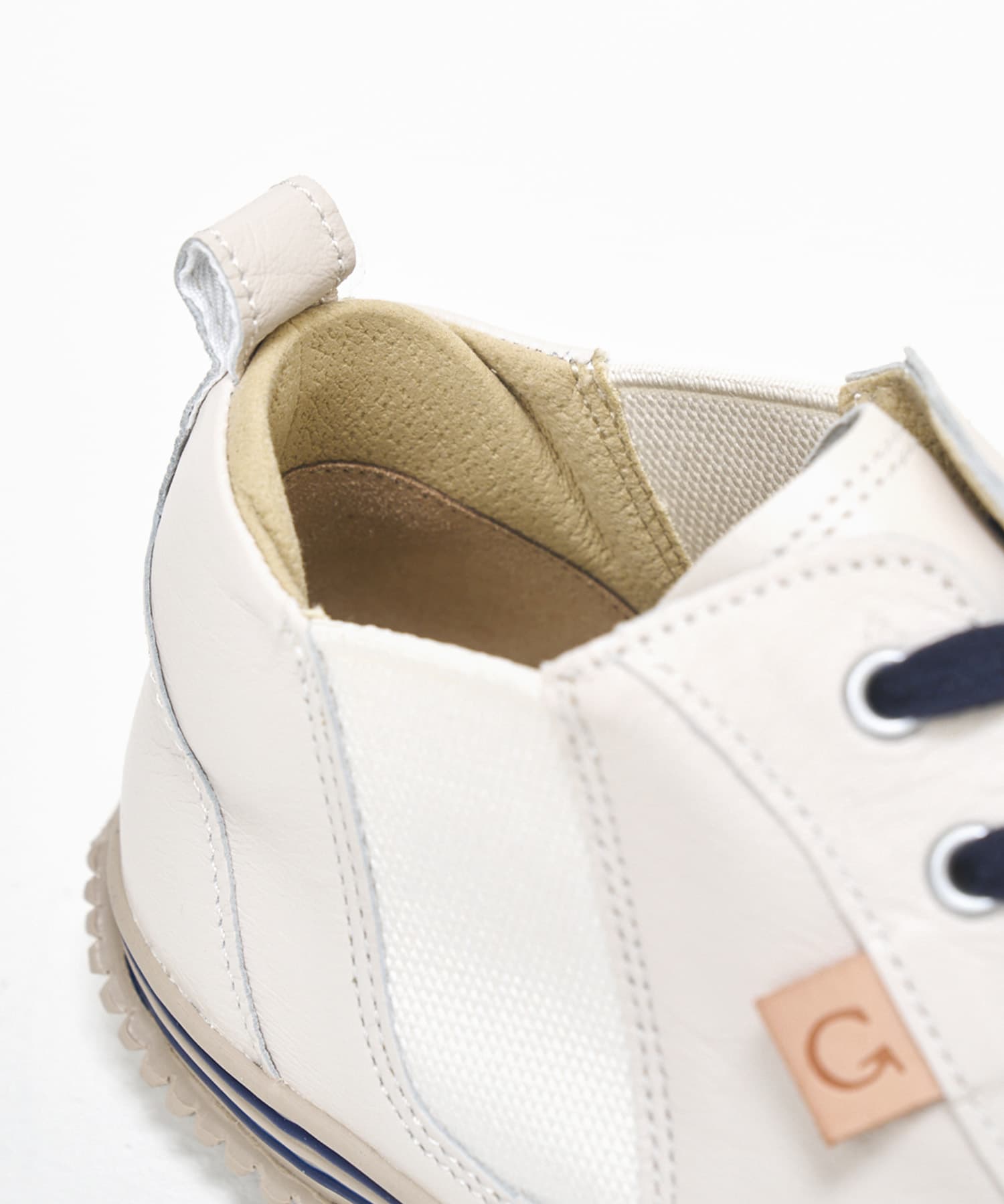 SP-442 White/Navy - SPINGLE