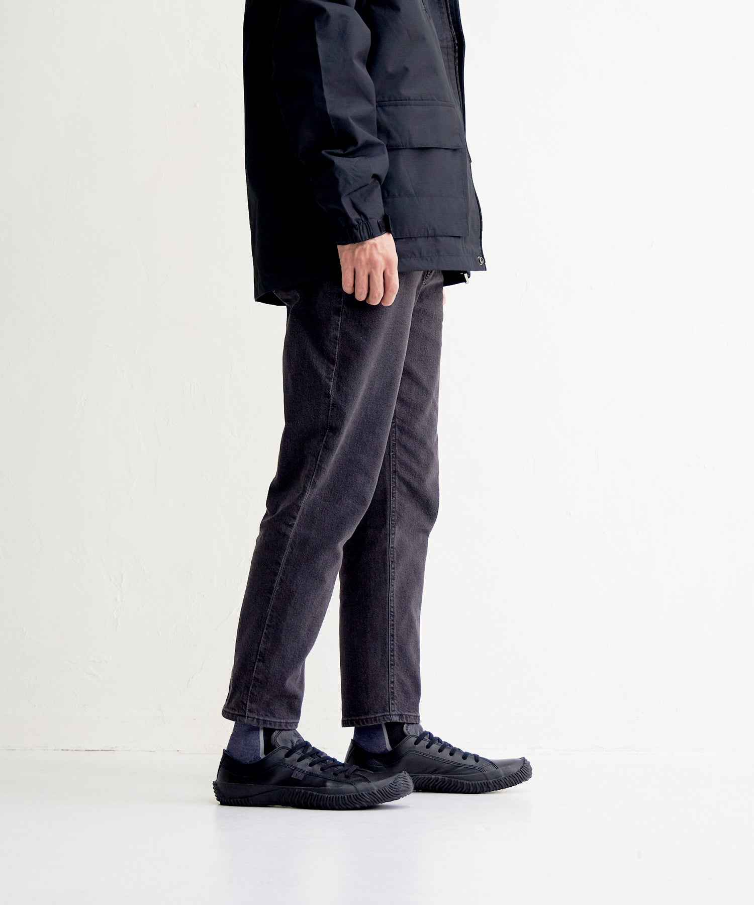 SP-110 Black/Black - SPINGLE