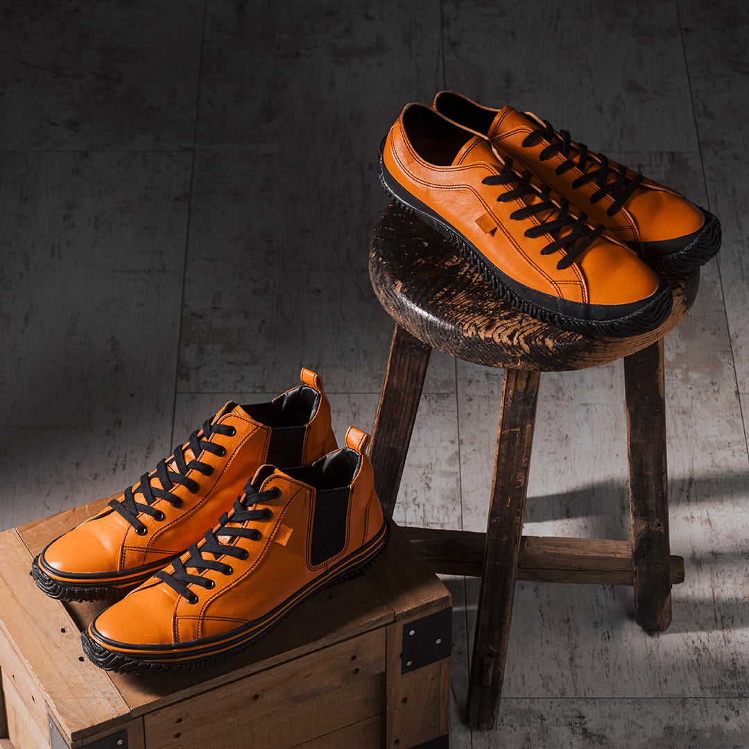 極美品】スピングル 超撥水加工 オールブラック レザースニーカー 純